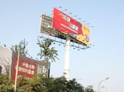 临湘户外广告怎么做才能让人一眼记住？